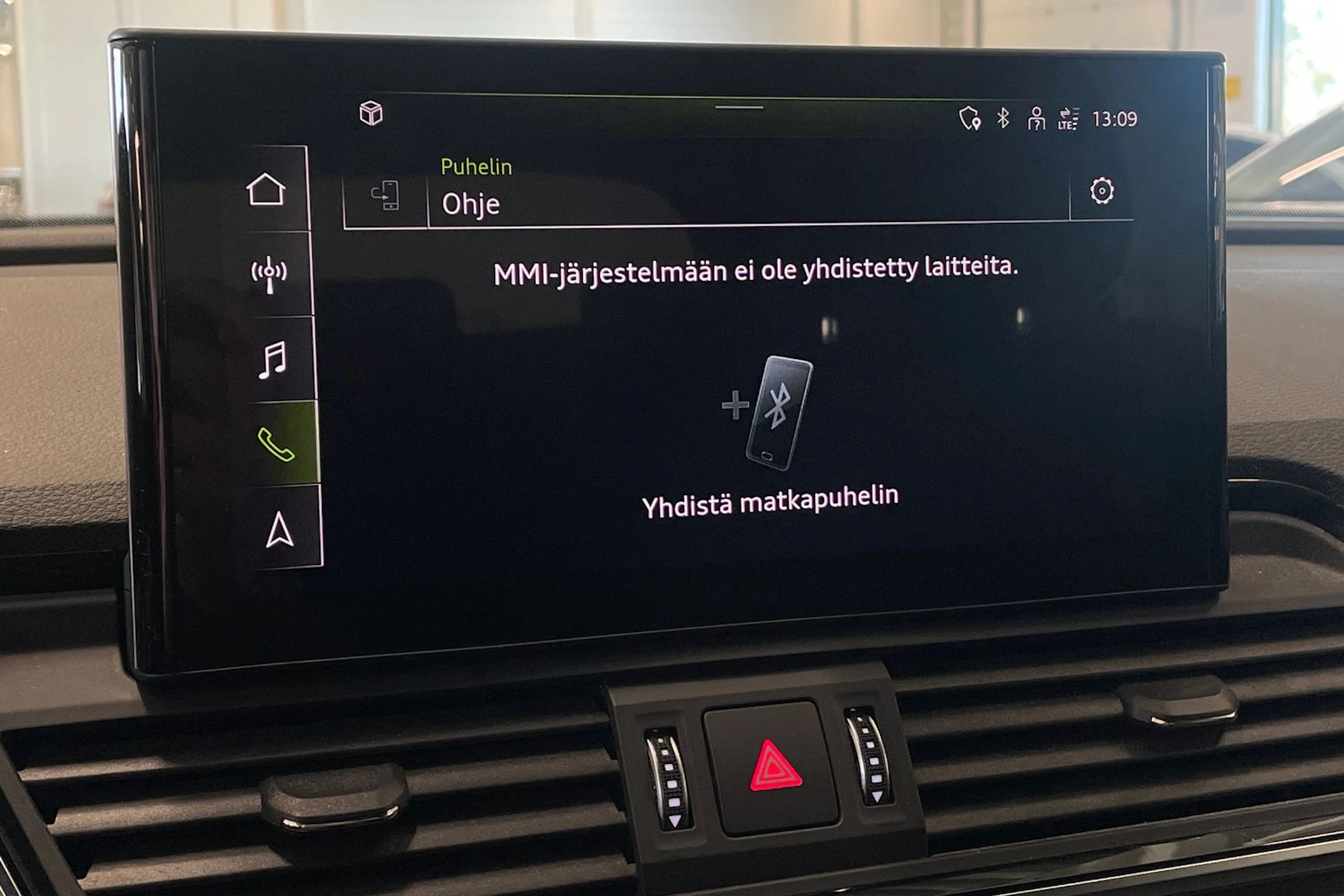 valkoinen Audi Q5 2022 kuva 26.