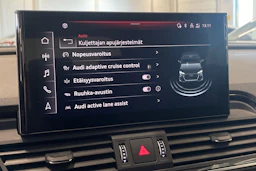 valkoinen Audi Q5 2022 kuva 29.