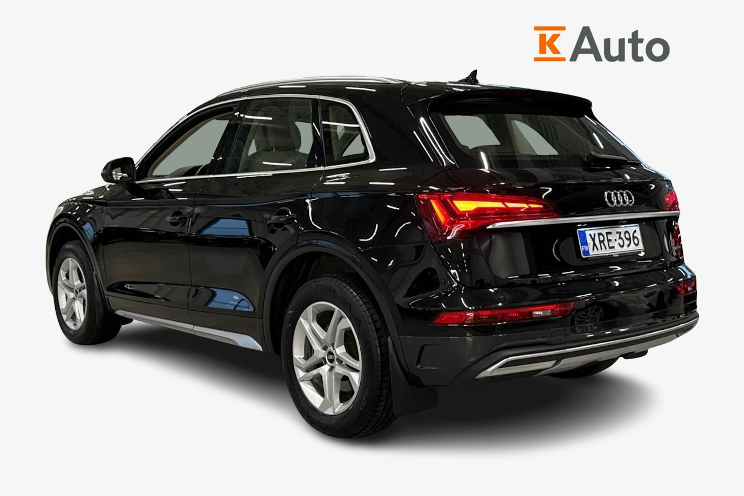 musta Audi Q5 2022 kuva 2.