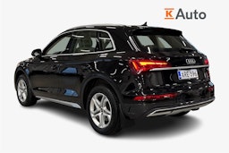 musta Audi Q5 2022 kuva 2.