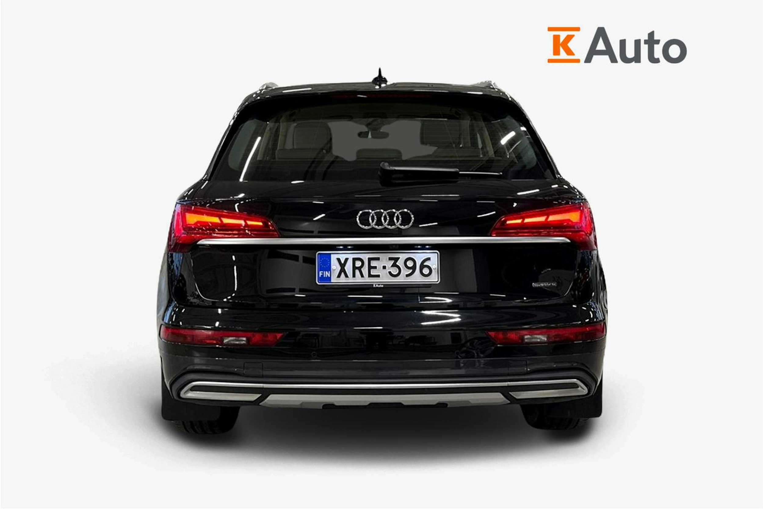 musta Audi Q5 2022 kuva 3.
