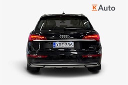 musta Audi Q5 2022 kuva 3.