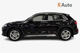 musta Audi Q5 2022 kuva 6.