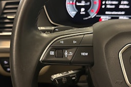 musta Audi Q5 2022 kuva 15.