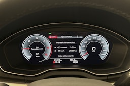 musta Audi Q5 2022 kuva 17.