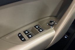 musta Audi Q5 2022 kuva 19.