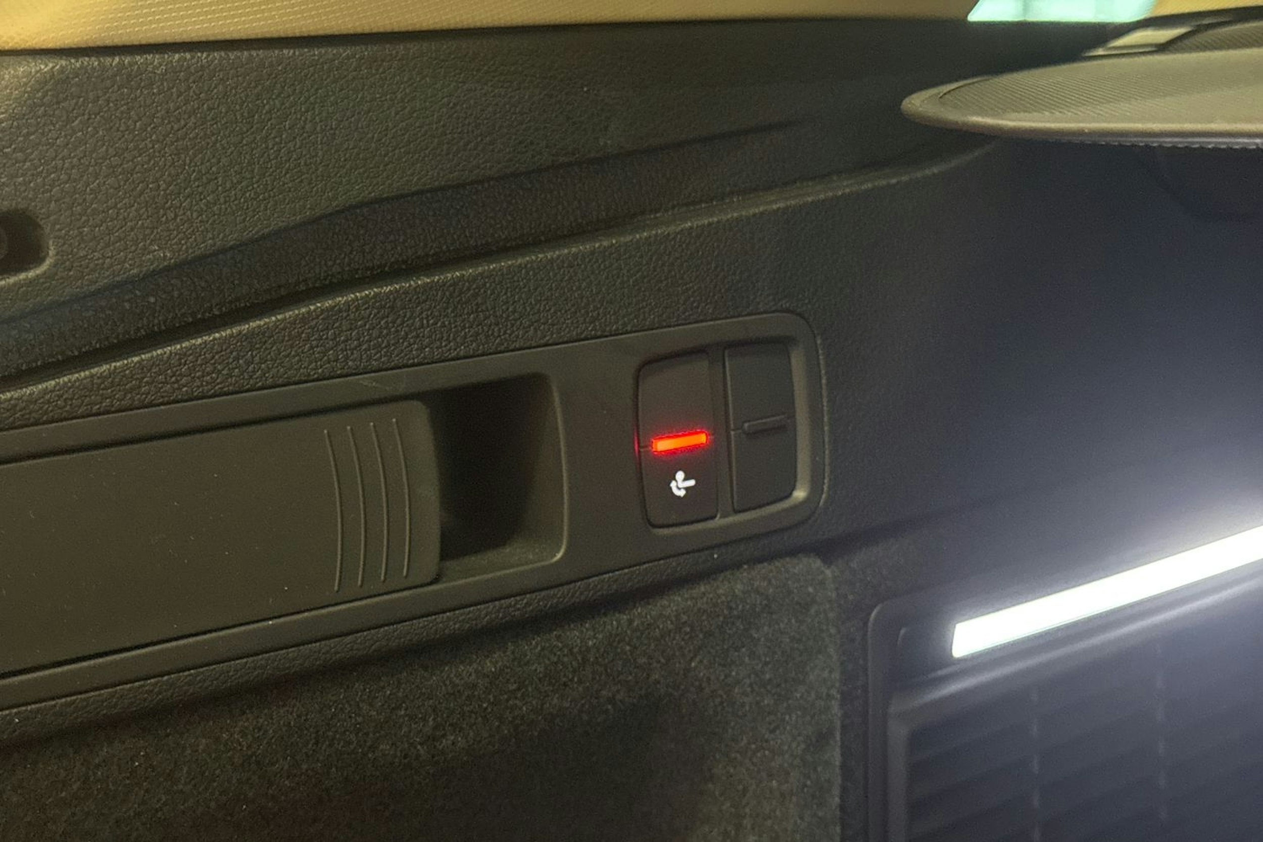 musta Audi Q5 2022 kuva 29.