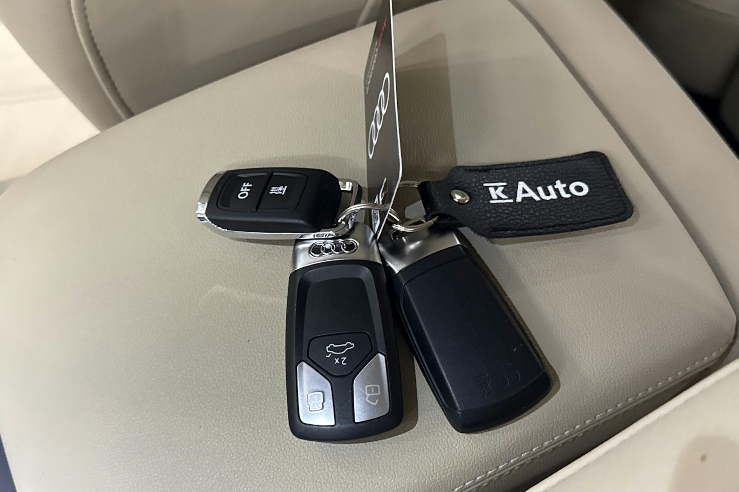musta Audi Q5 2022 kuva 33.