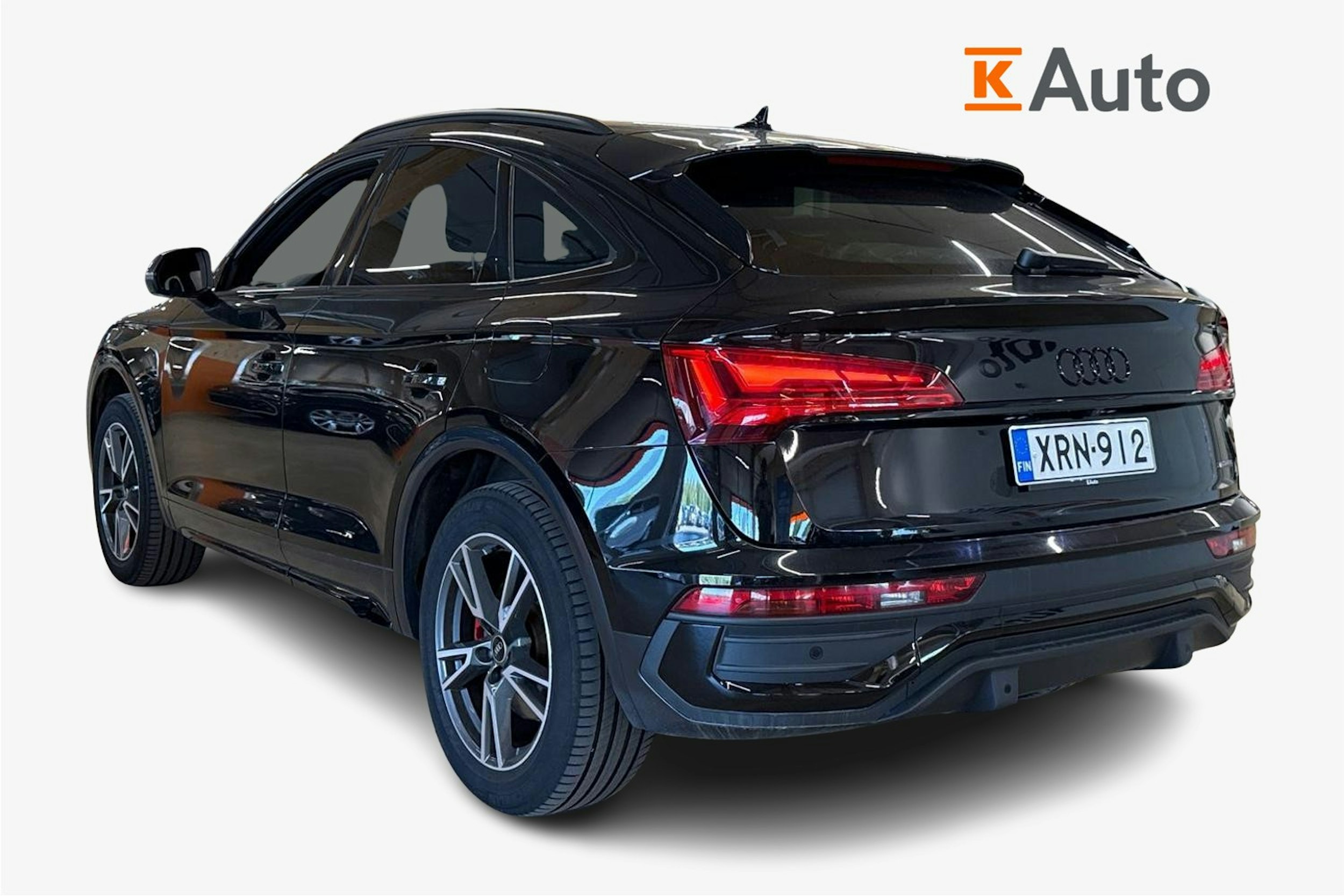 musta Audi Q5 2022 kuva 2.