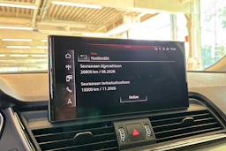 Harmaa Audi Q5 2022 kuva 19.