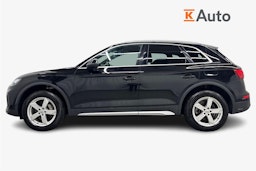 musta Audi Q5 2022 kuva 6.