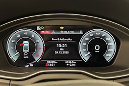 musta Audi Q5 2022 kuva 23.