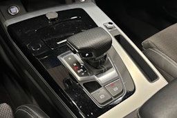 musta Audi Q5 2022 kuva 27.