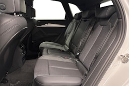 valkoinen Audi Q5 2023 kuva 10.