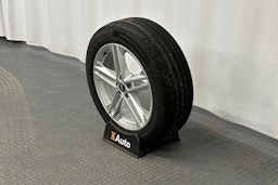 valkoinen Audi Q5 2023 kuva 13.