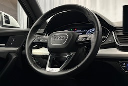 valkoinen Audi Q5 2023 kuva 17.