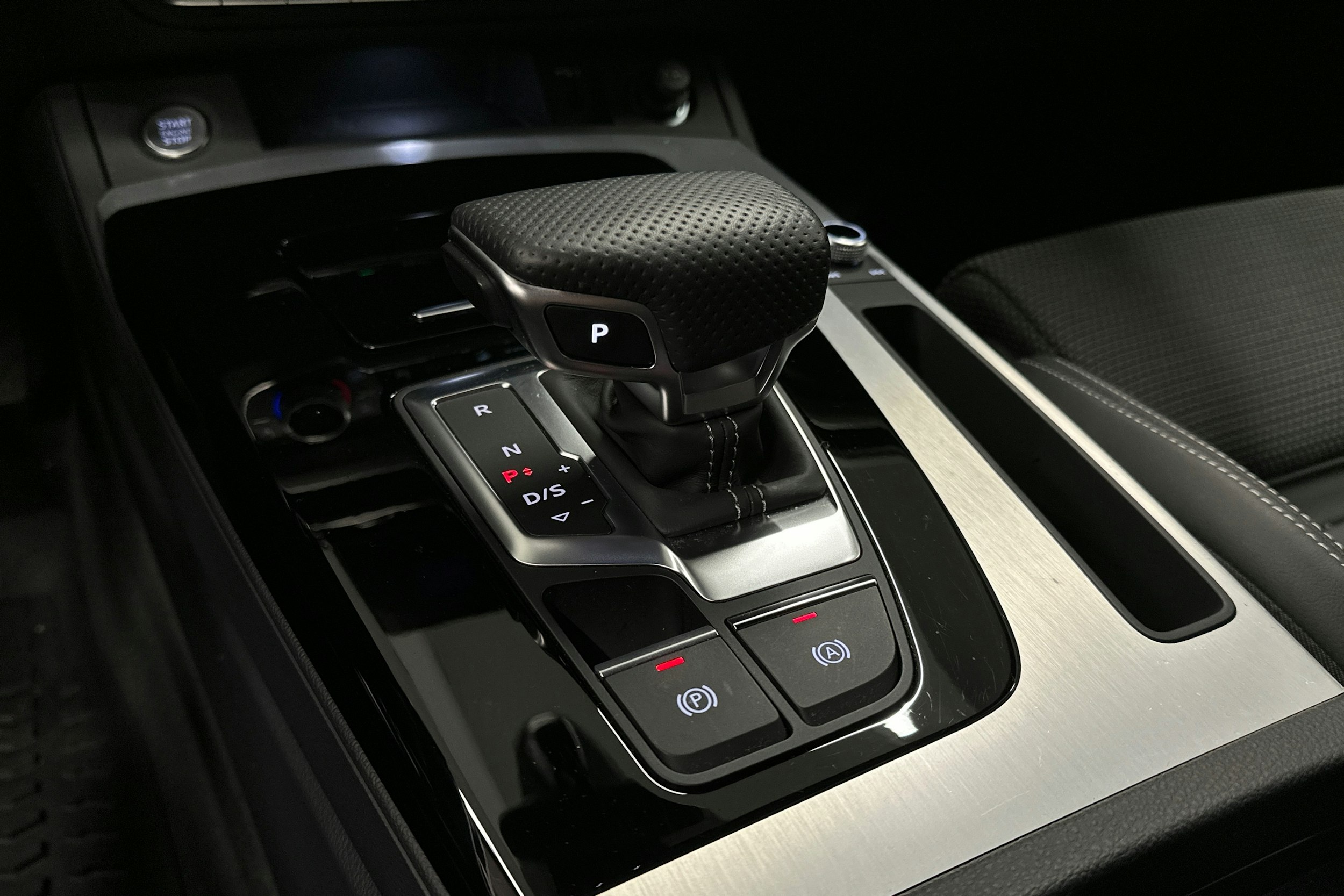 valkoinen Audi Q5 2023 kuva 23.