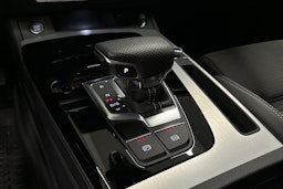 valkoinen Audi Q5 2023 kuva 23.