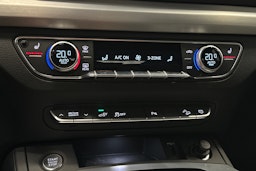 valkoinen Audi Q5 2023 kuva 24.