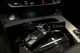 valkoinen Audi Q5 2023 kuva 33.