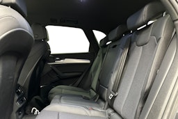 harmaa Audi Q5 2023 kuva 10.