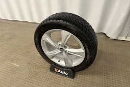 harmaa Audi Q5 2023 kuva 12.