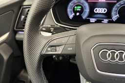 harmaa Audi Q5 2023 kuva 13.