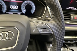 harmaa Audi Q5 2023 kuva 14.