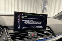 harmaa Audi Q5 2023 kuva 19.