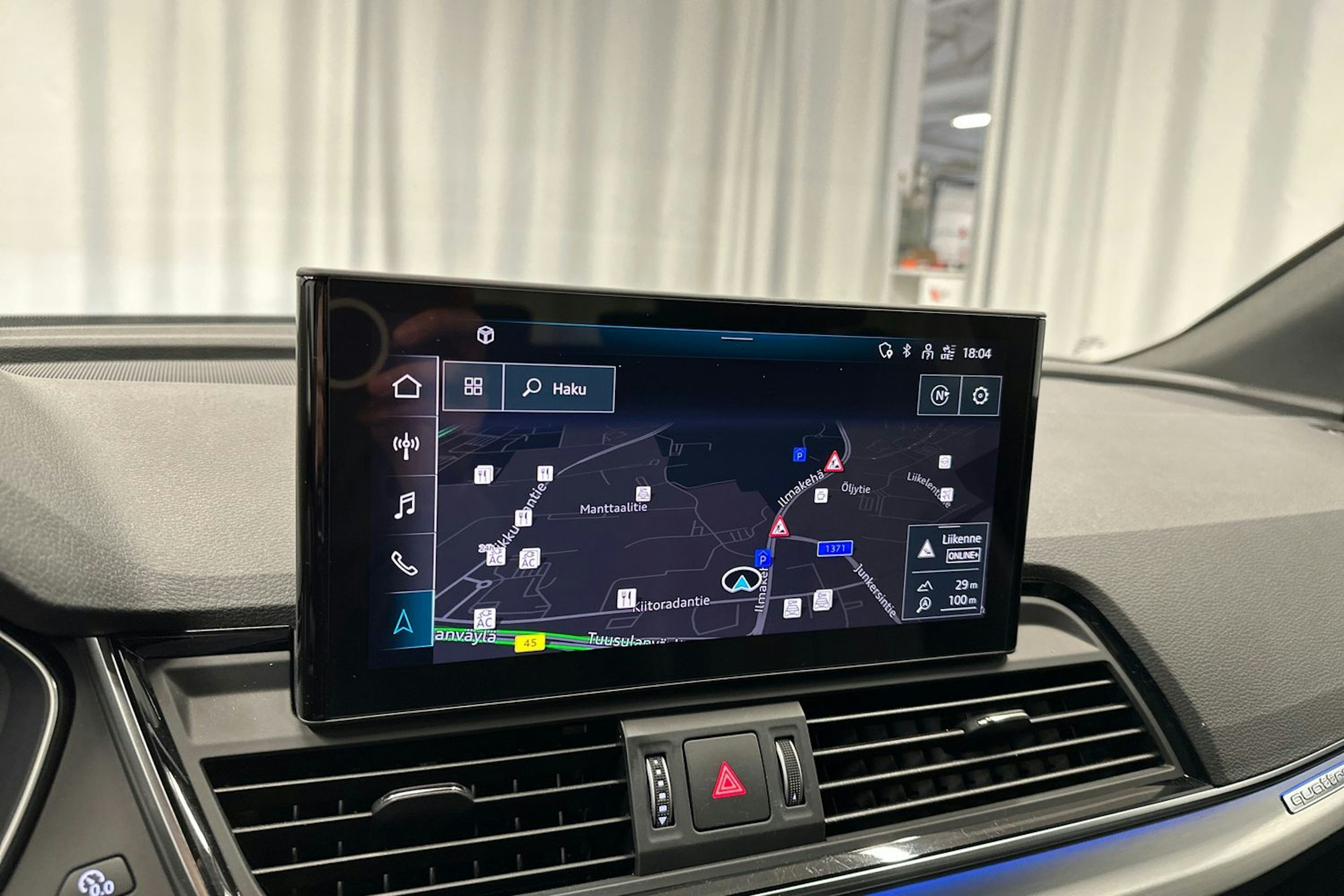 harmaa Audi Q5 2023 kuva 20.