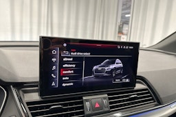 harmaa Audi Q5 2023 kuva 21.