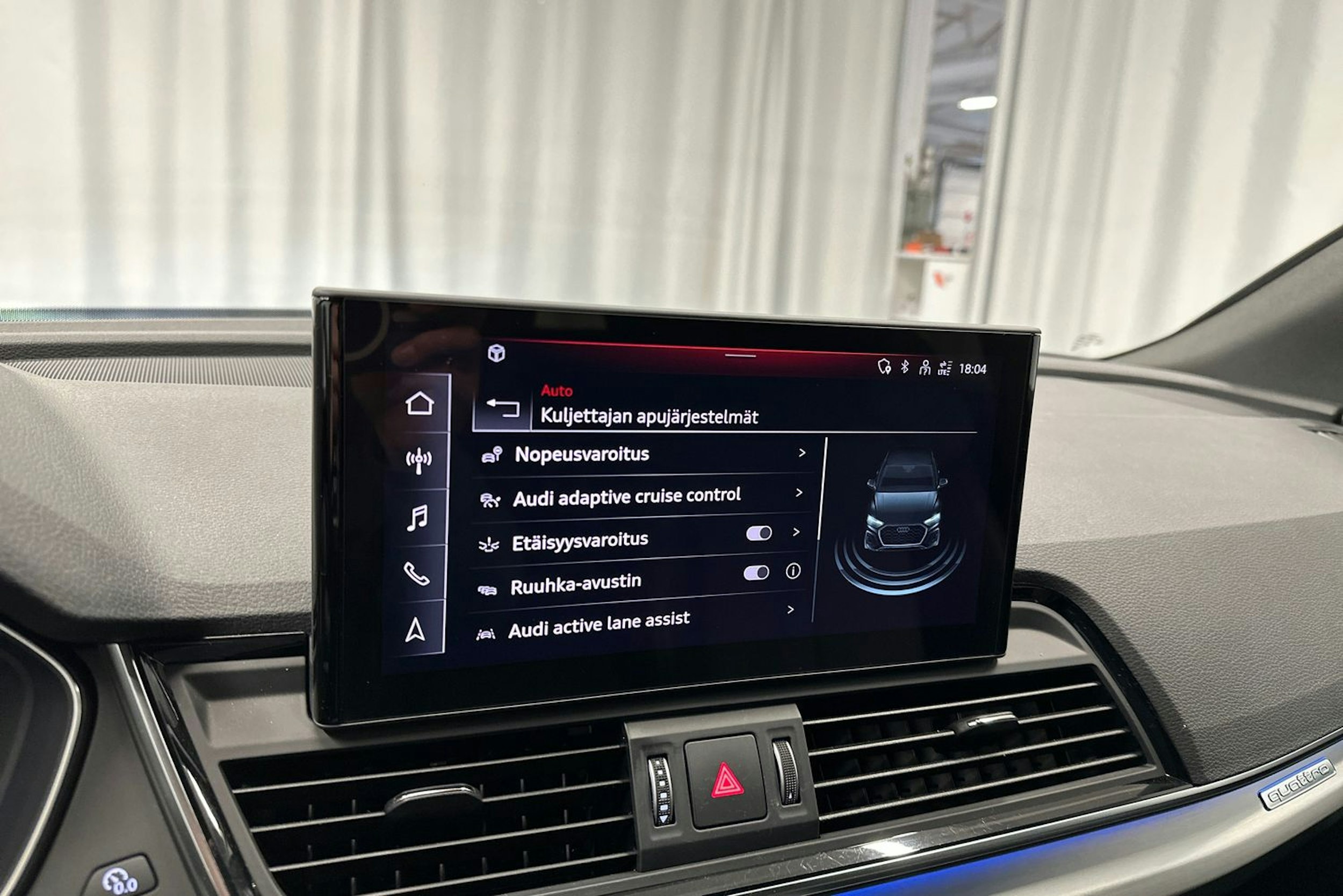 harmaa Audi Q5 2023 kuva 22.