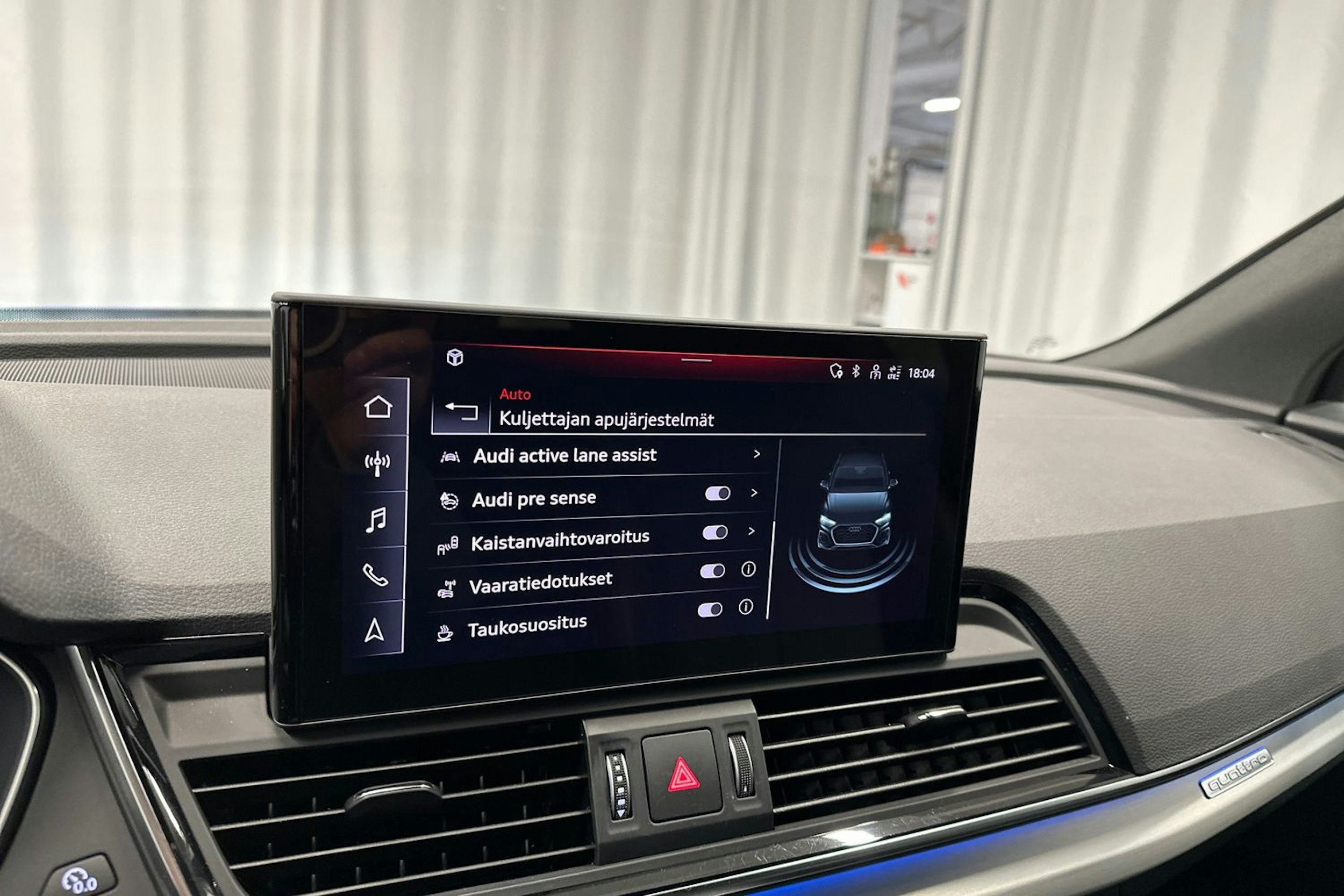 harmaa Audi Q5 2023 kuva 23.