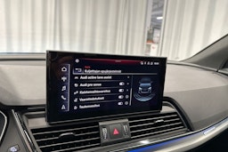 harmaa Audi Q5 2023 kuva 23.