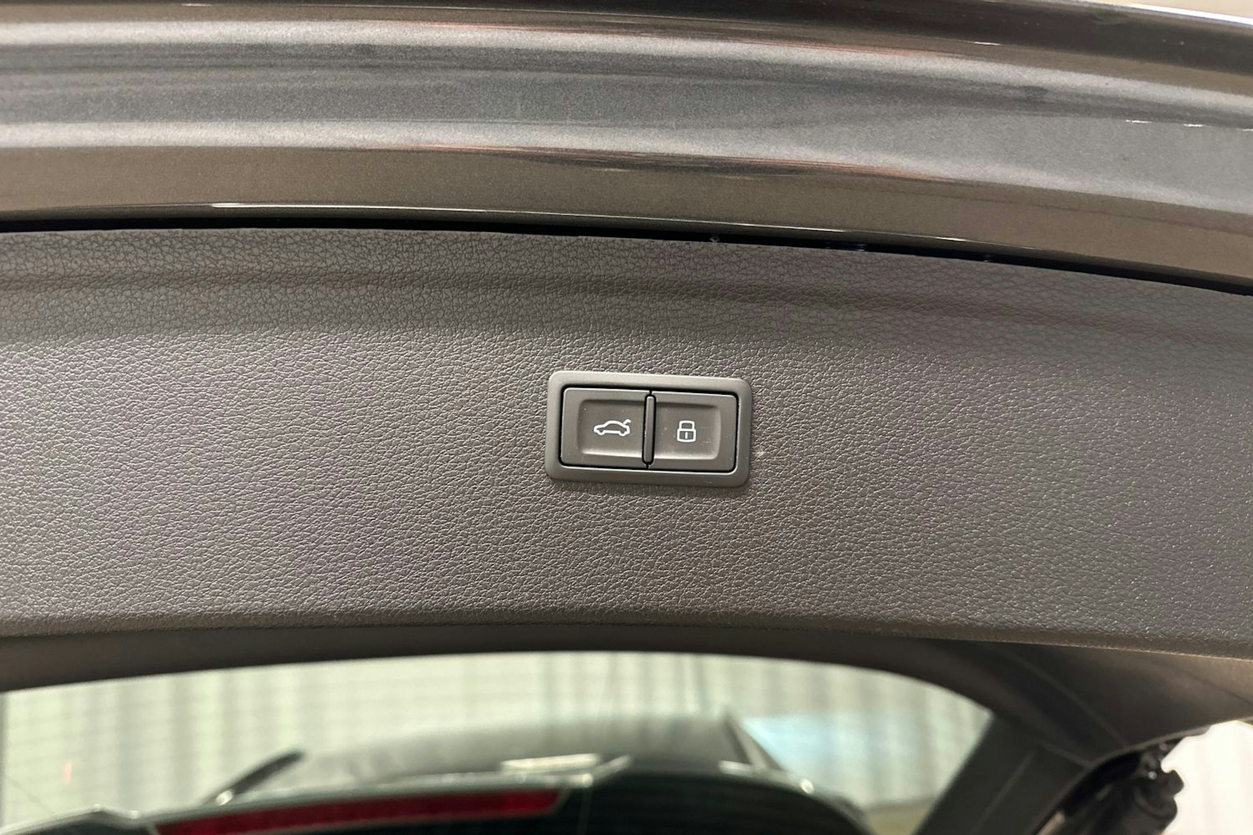 harmaa Audi Q5 2023 kuva 29.