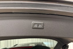 harmaa Audi Q5 2023 kuva 29.