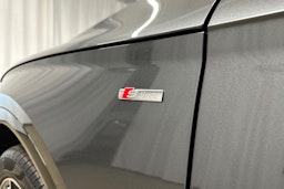 harmaa Audi Q5 2023 kuva 32.