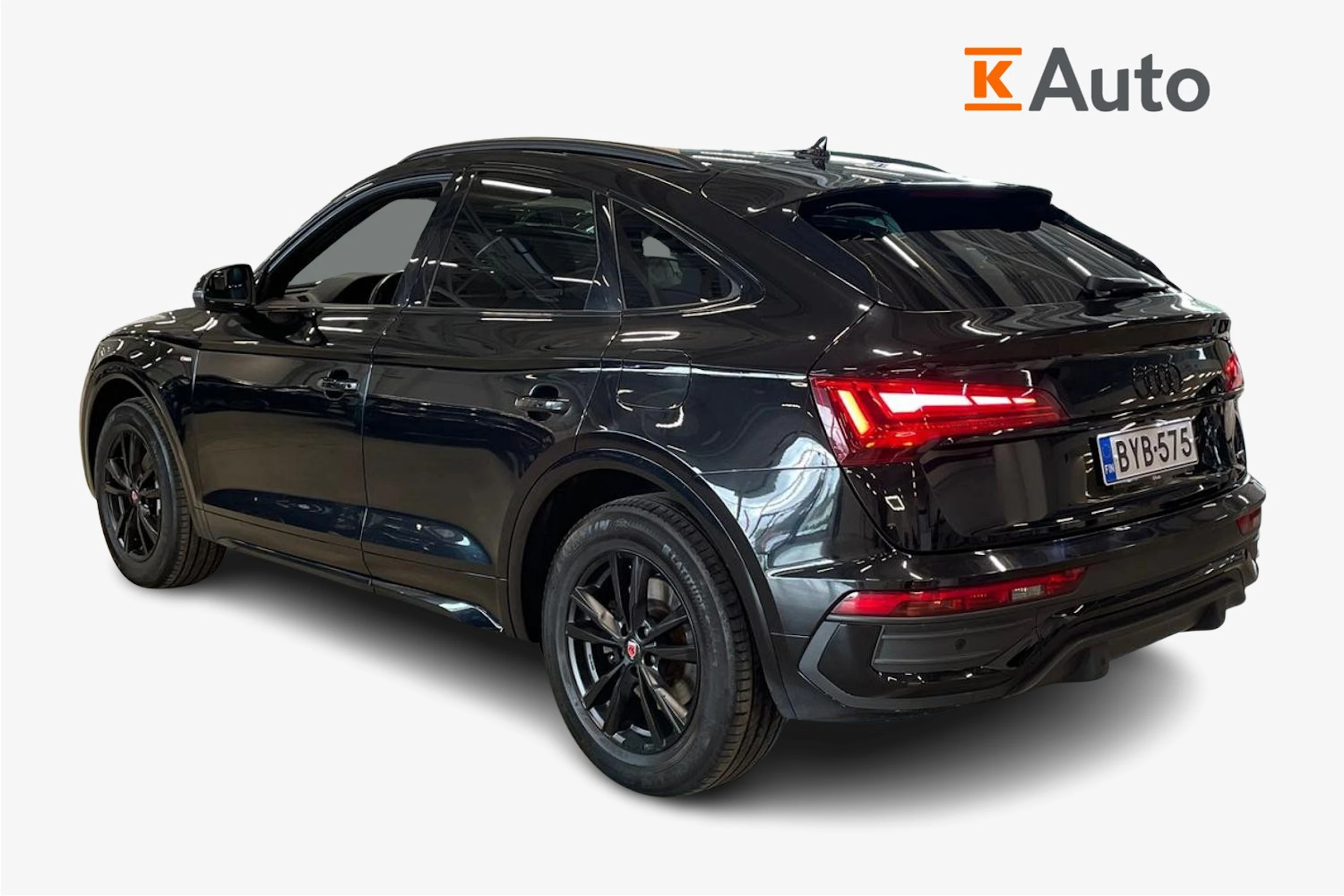 musta Audi Q5 2023 kuva 2.