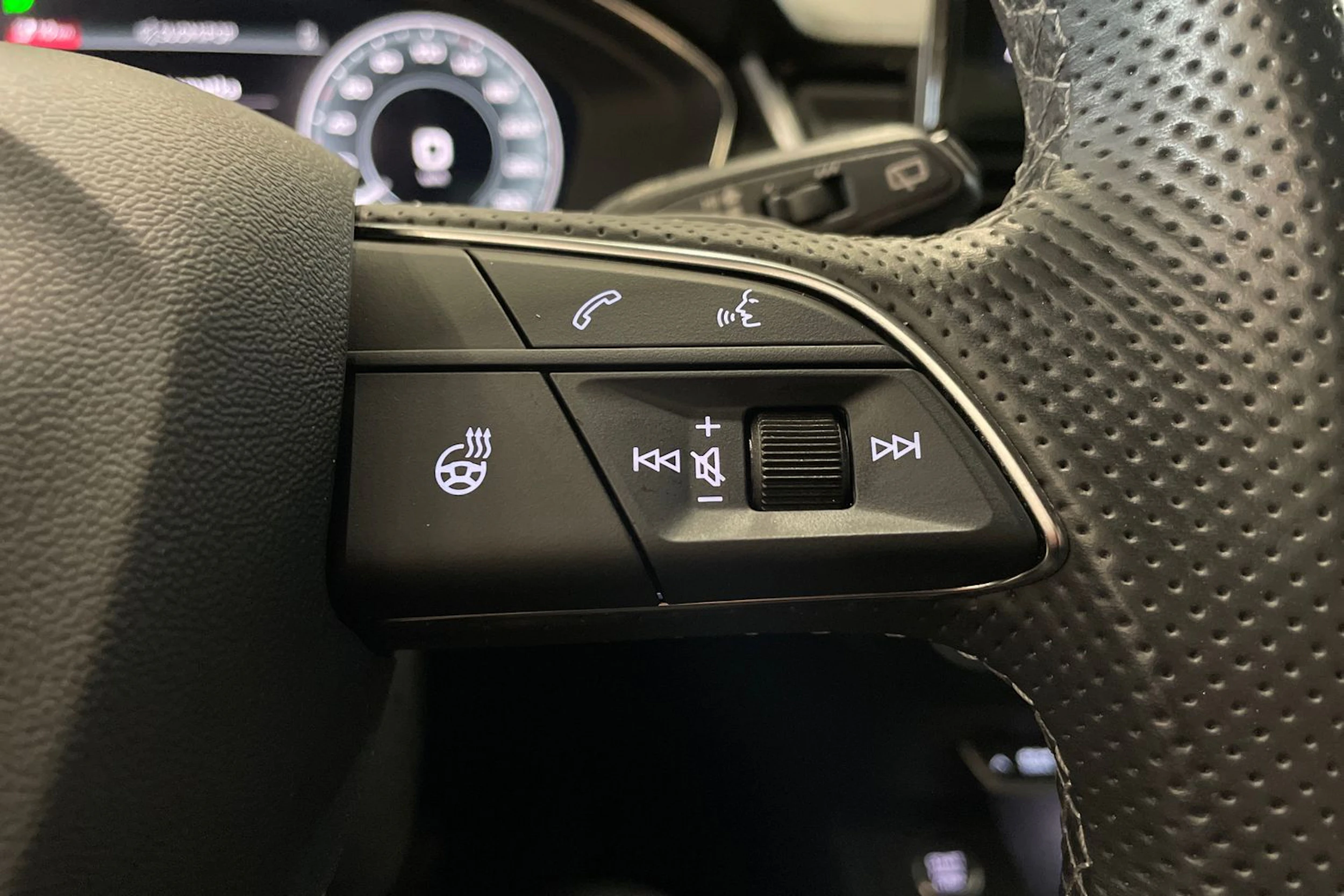 musta Audi Q5 2023 kuva 15.