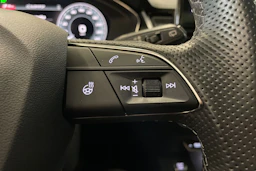 musta Audi Q5 2023 kuva 15.
