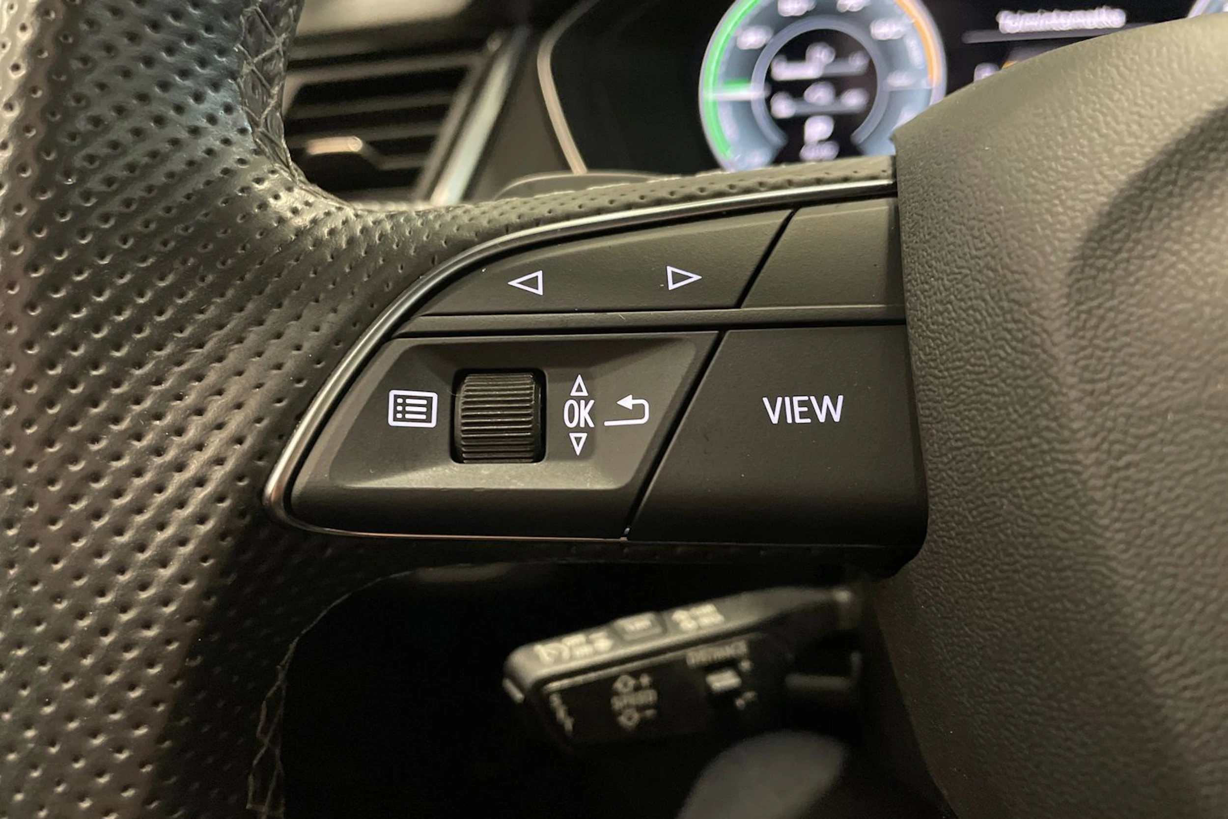 musta Audi Q5 2023 kuva 16.