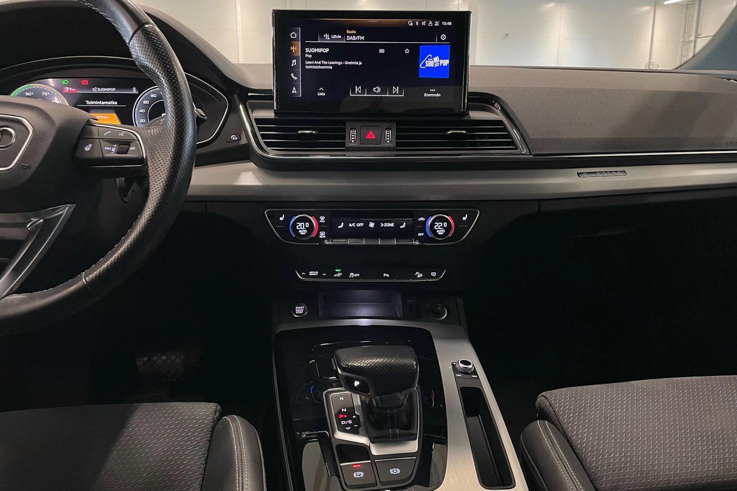 musta Audi Q5 2023 kuva 19.