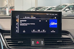 musta Audi Q5 2023 kuva 20.