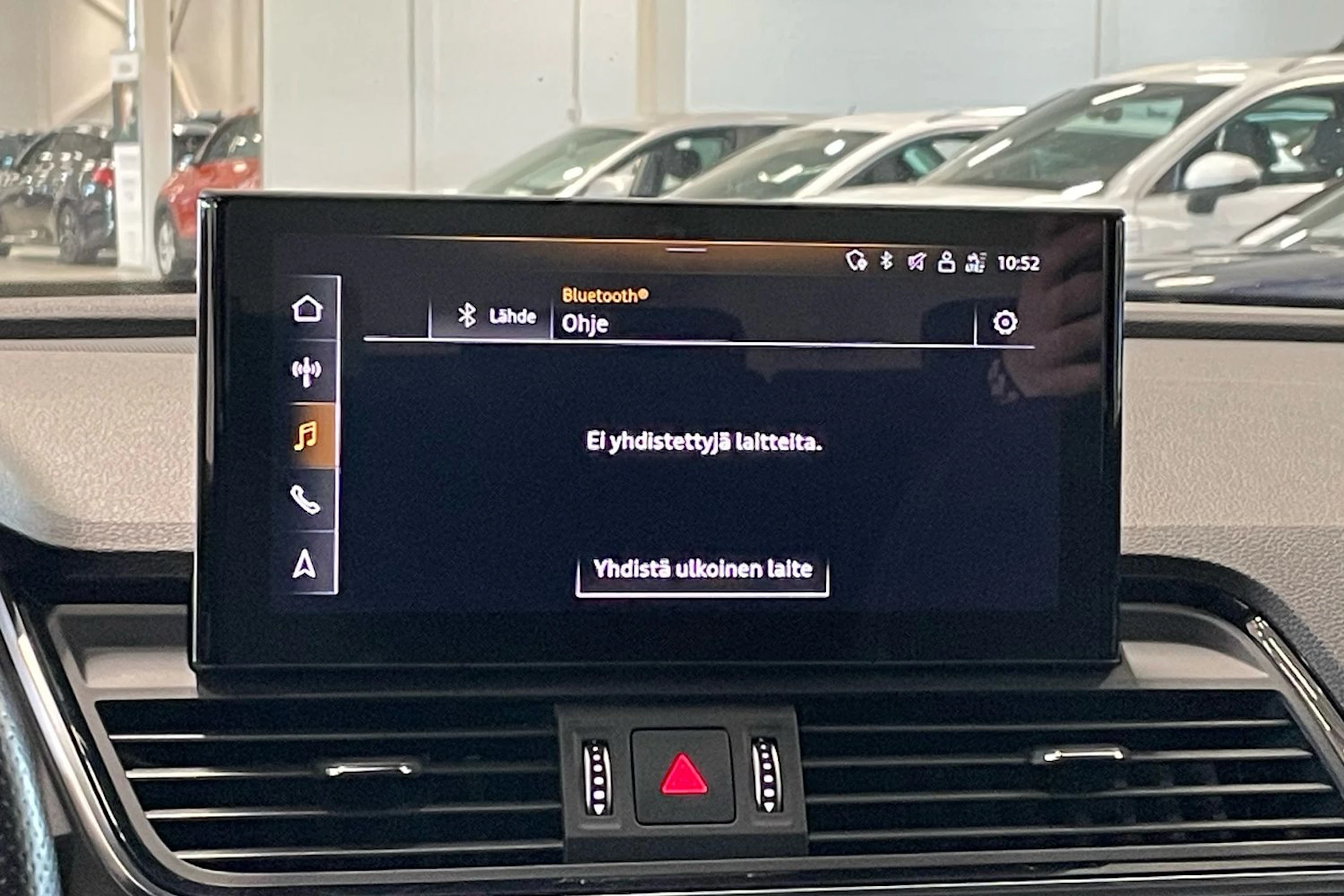 musta Audi Q5 2023 kuva 21.