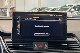 musta Audi Q5 2023 kuva 21.