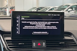 musta Audi Q5 2023 kuva 22.