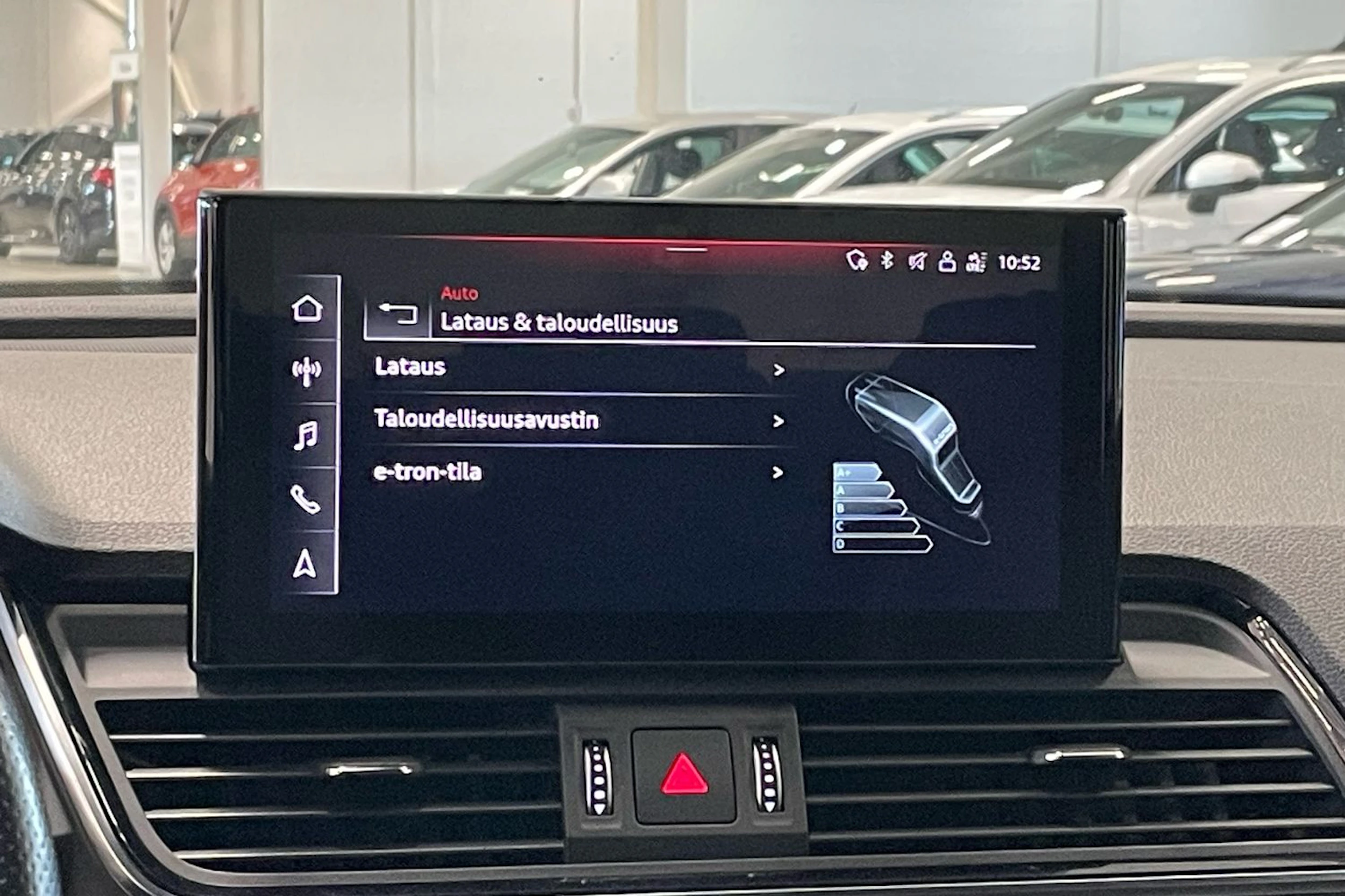 musta Audi Q5 2023 kuva 24.
