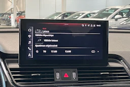 musta Audi Q5 2023 kuva 25.