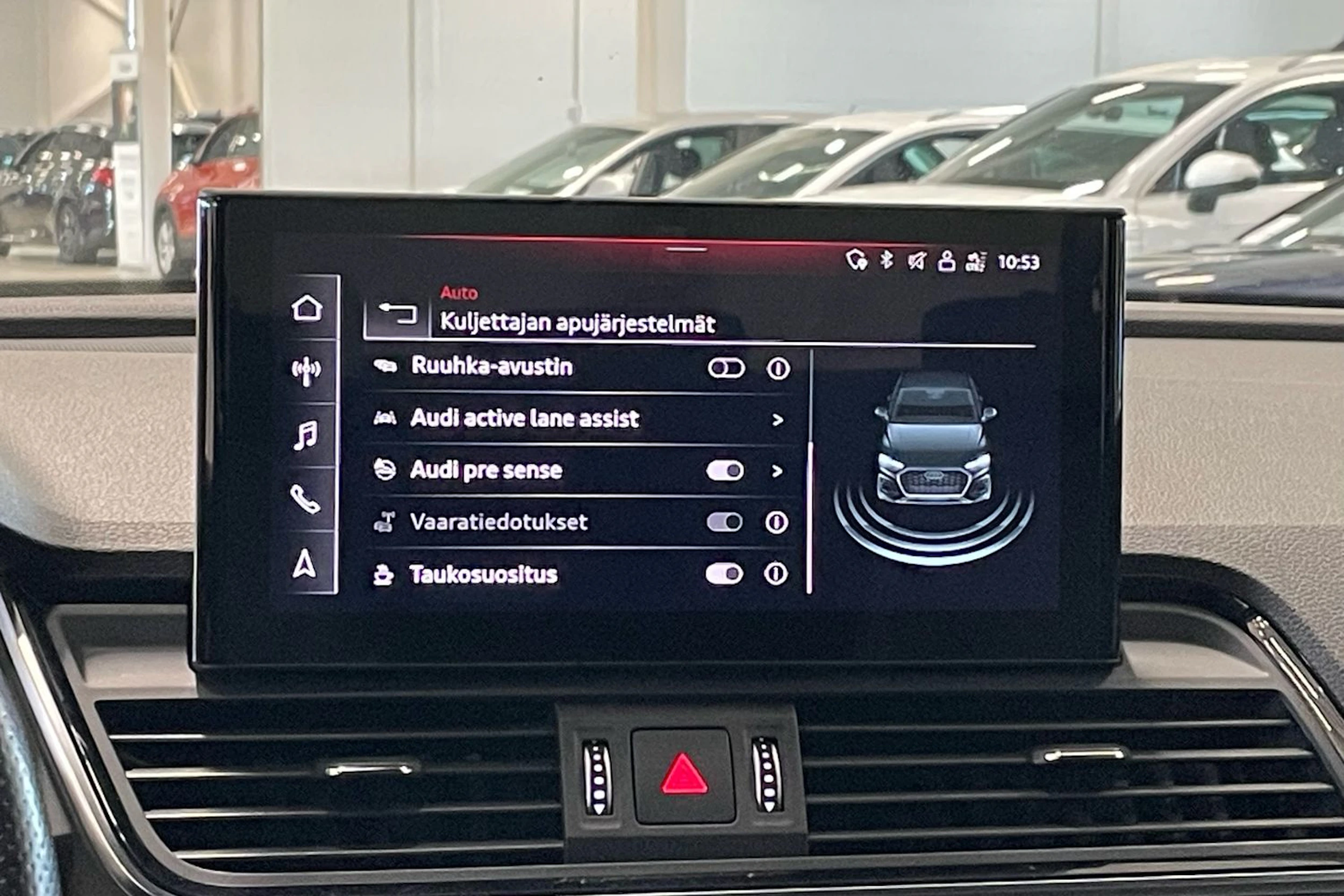 musta Audi Q5 2023 kuva 28.
