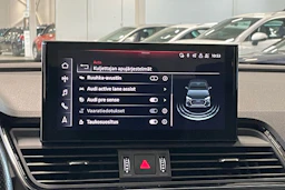 musta Audi Q5 2023 kuva 28.